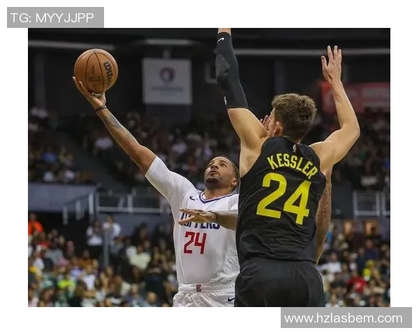 鲍威尔右腹股沟酸痛缺阵！斯波：考虑到伤病位置特殊性安排他休战